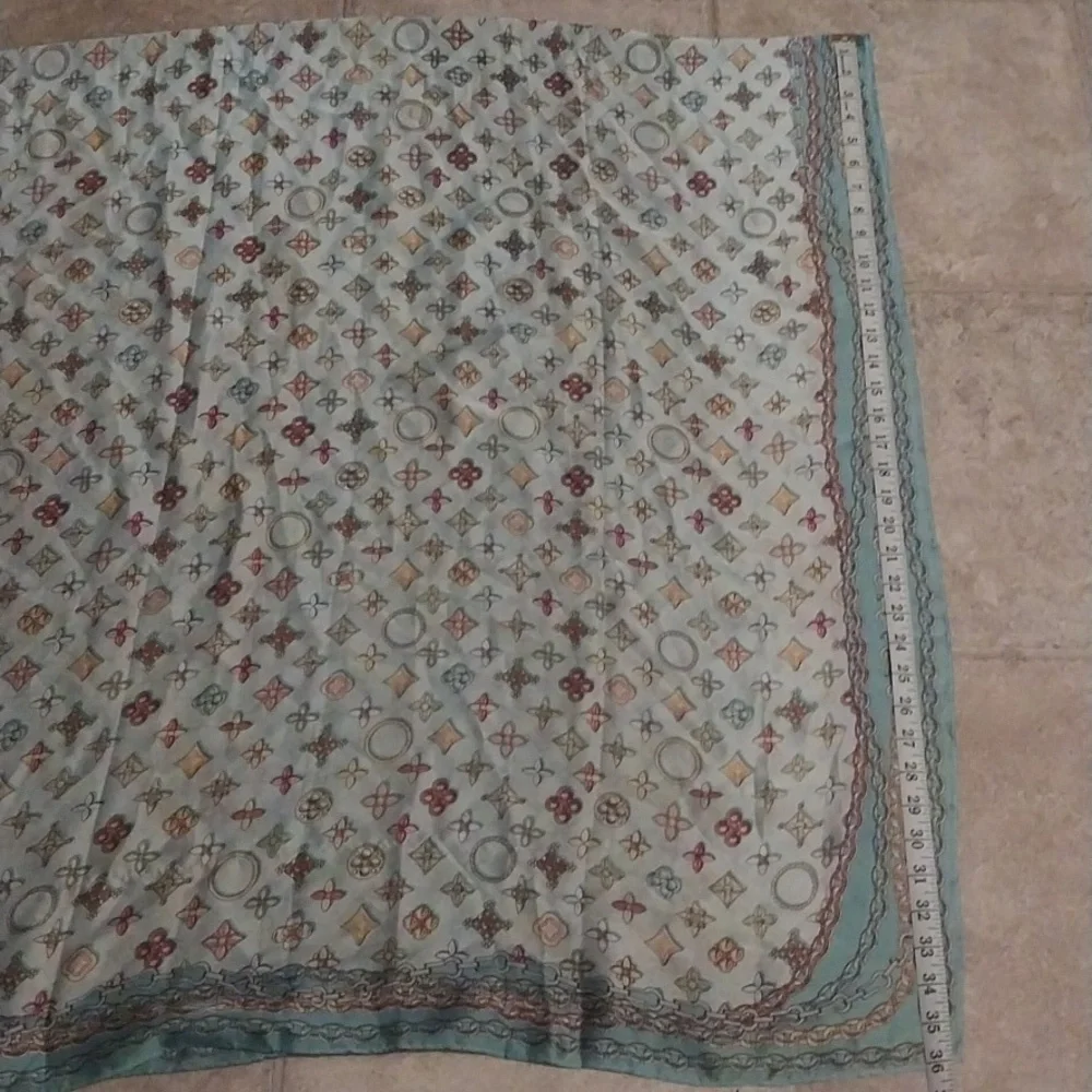 Women 100% Silk Scarf Elegant Timelesd Classy